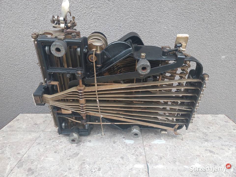 Stara maszyna do pisania gabinetowa Adler model Tczew