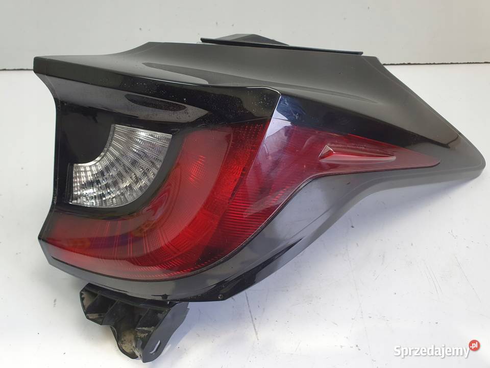 Toyota Yaris IV PRAWA TYLNA LAMPA Prawy tył osobowe Lampy tylne
