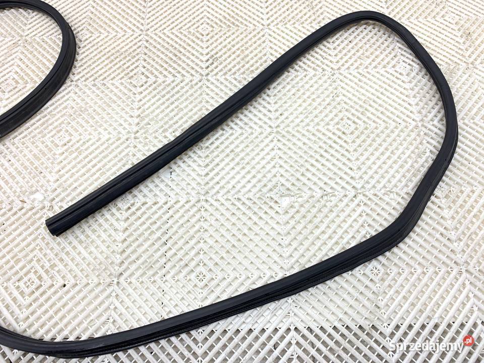 USZCZELKA KLAPY BAGAŻNIKA VW TRANSPORTER T6 Bus sprzedam