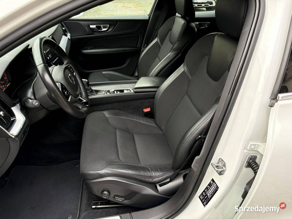 Volvo V60 T5 250 Podgrzewane fotele i kierownica nieuszkodzony