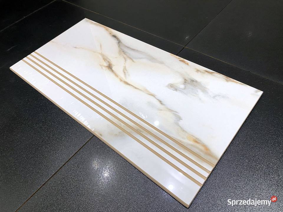 Marmur na schodach CALACATTA 30x60 WYSOKI POŁYSK Łask