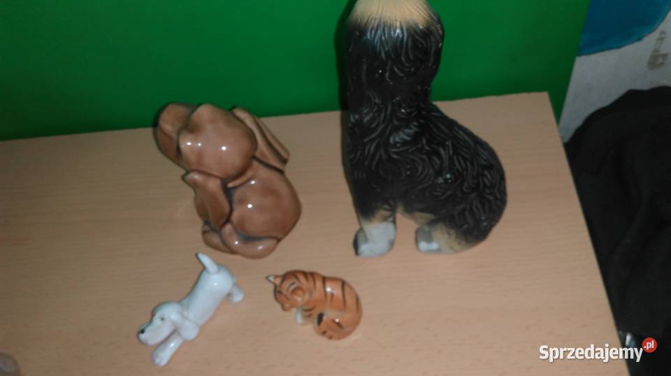 Figurki piesek porcelana Porcelana i szkło sprzedam