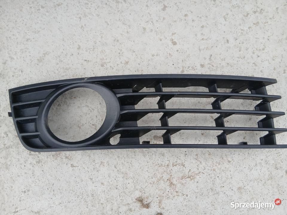 Audi A4 B6 kratka zderzaka prawa oryginalna osobowe śląskie Szczerbice