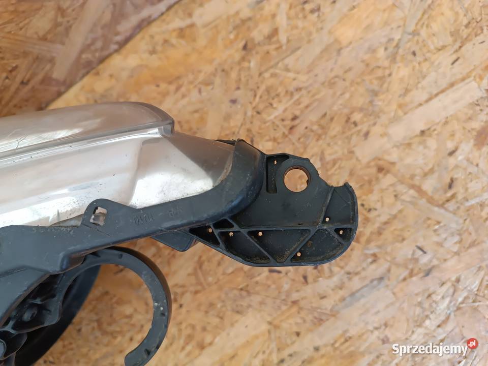 REFLEKTOR LAMPA PRAWA PRZÓD EU XENON CITROEN C4 osobowe Nowy Tomyśl
