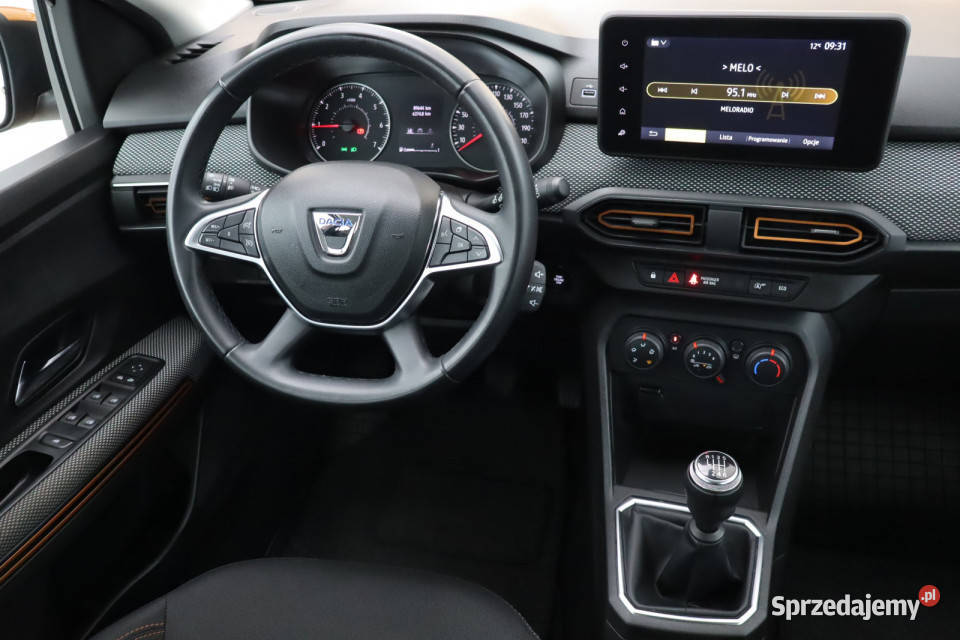 Dacia Sandero 10 TCe światła do jazdy dziennej Sandero Katowice