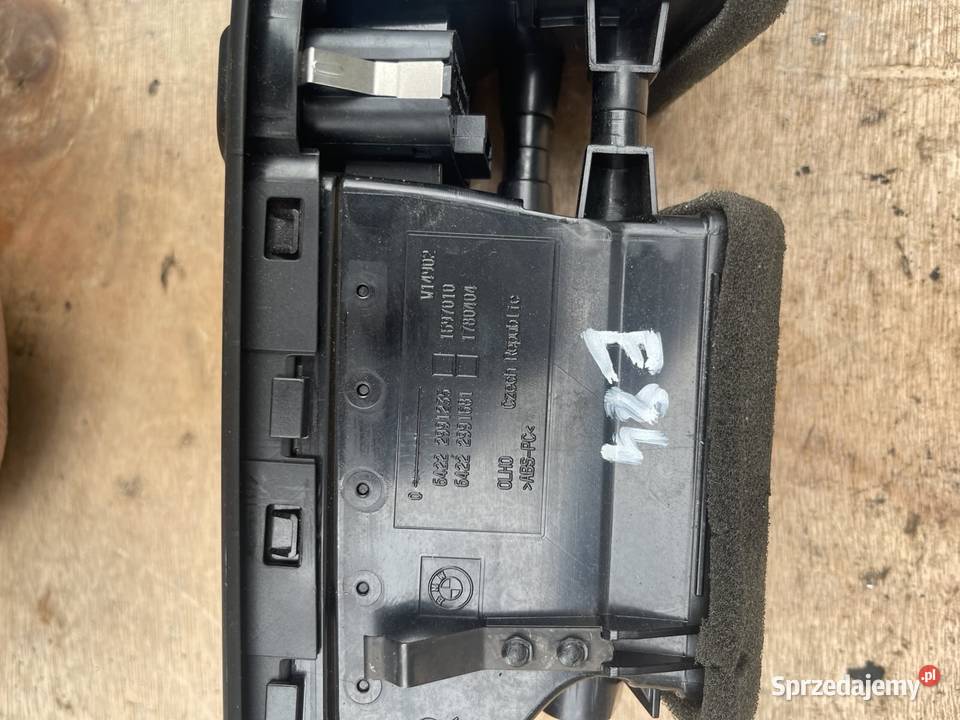 Środkowa kratka nawiewu BMW E84 Europa osobowe Kanały powietrza Stalowa Wola