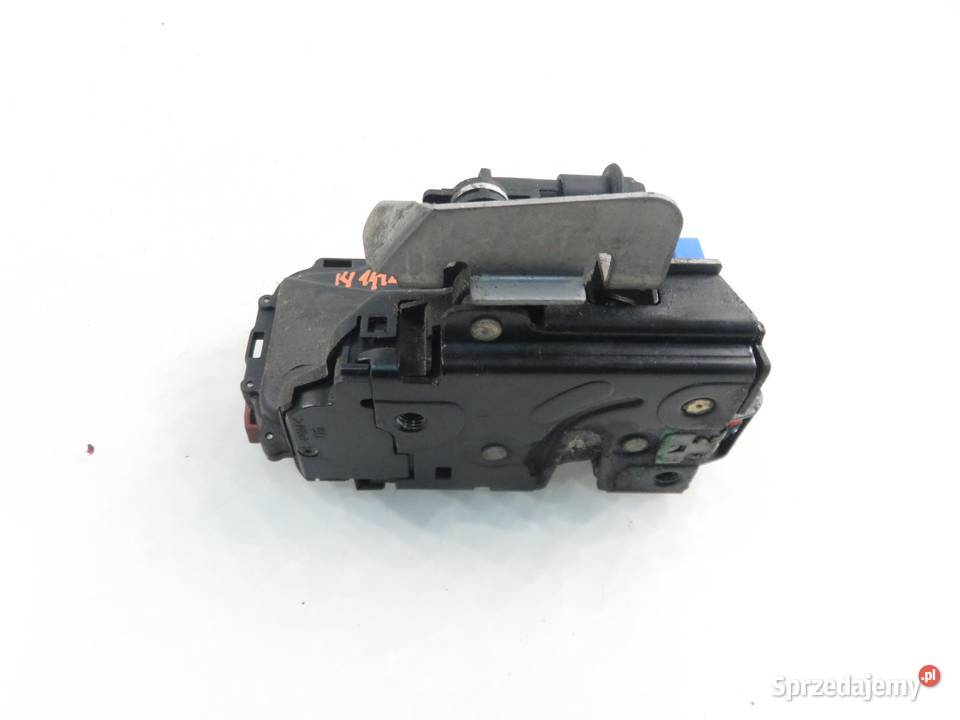 ZAMEK PRAWY PRZEDNI AUDI A3 8P 4E1837016