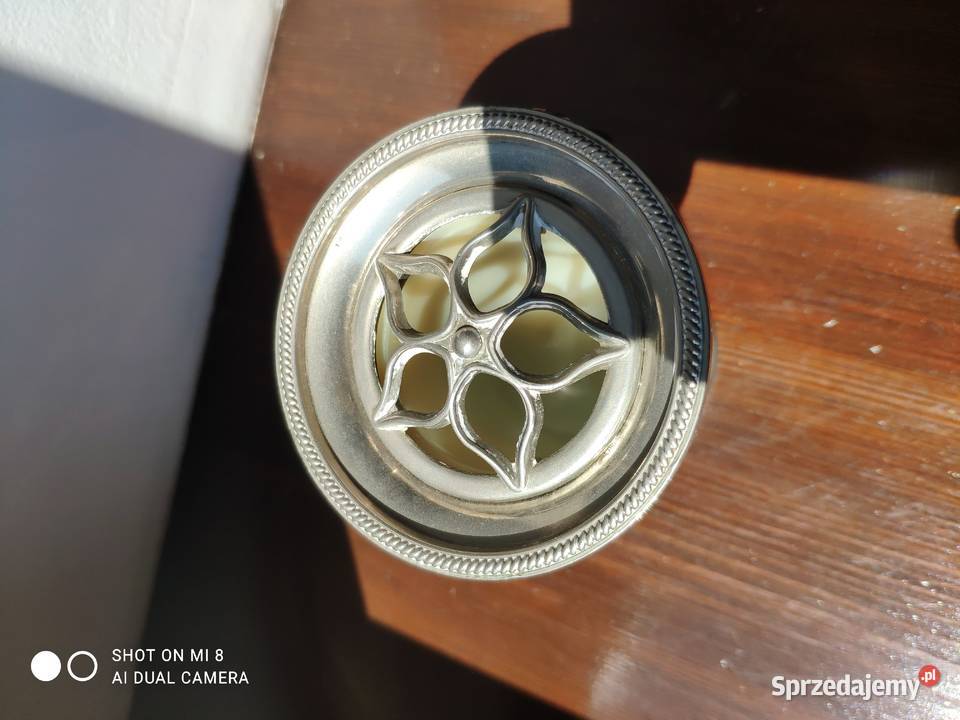 Stary cynowy cynkalowy dzbanek flakon