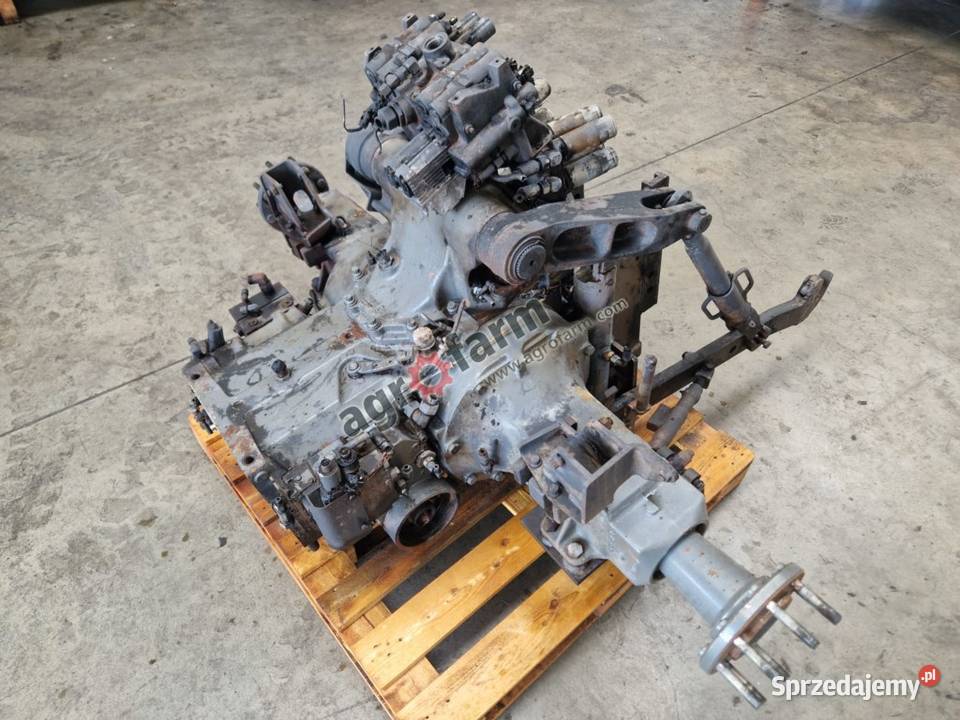 Tylny most Massey Ferguson 7616