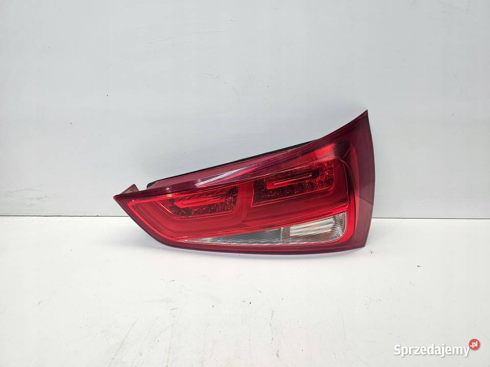LAMPA PRAWY TYŁ W KLAPĘ AUDI A1 8X3 8X0945094E Przystajń