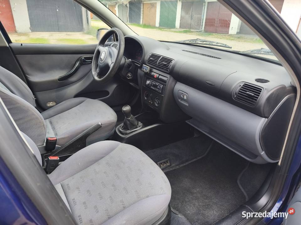 Seat Leon 16 16v 2000r nieuszkodzony Łuków