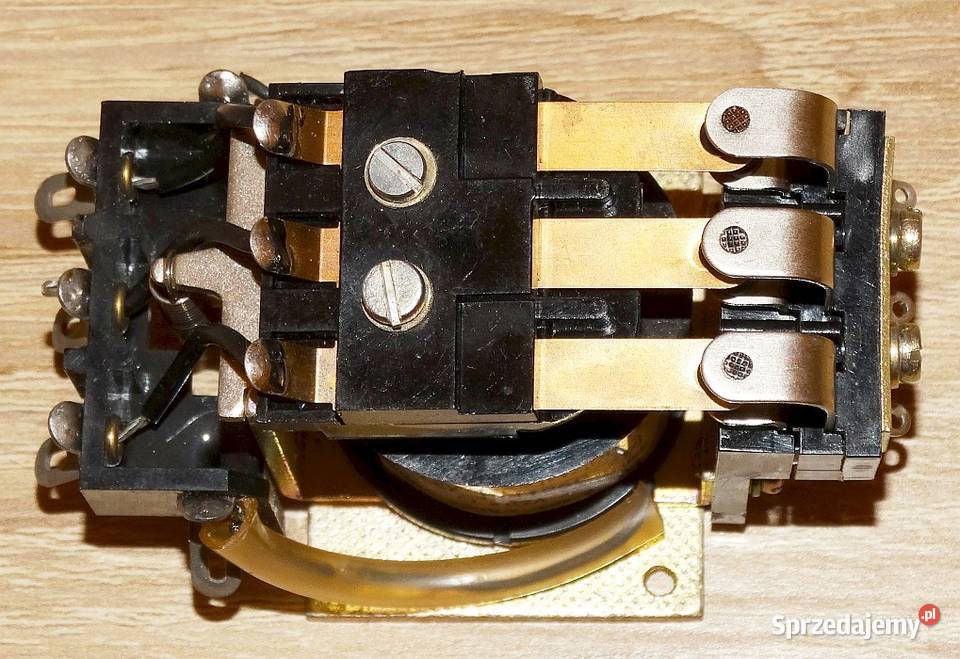 Przekaźnik RU4200243 3P 5 A 220 V cewka 24 VAC Gliwice