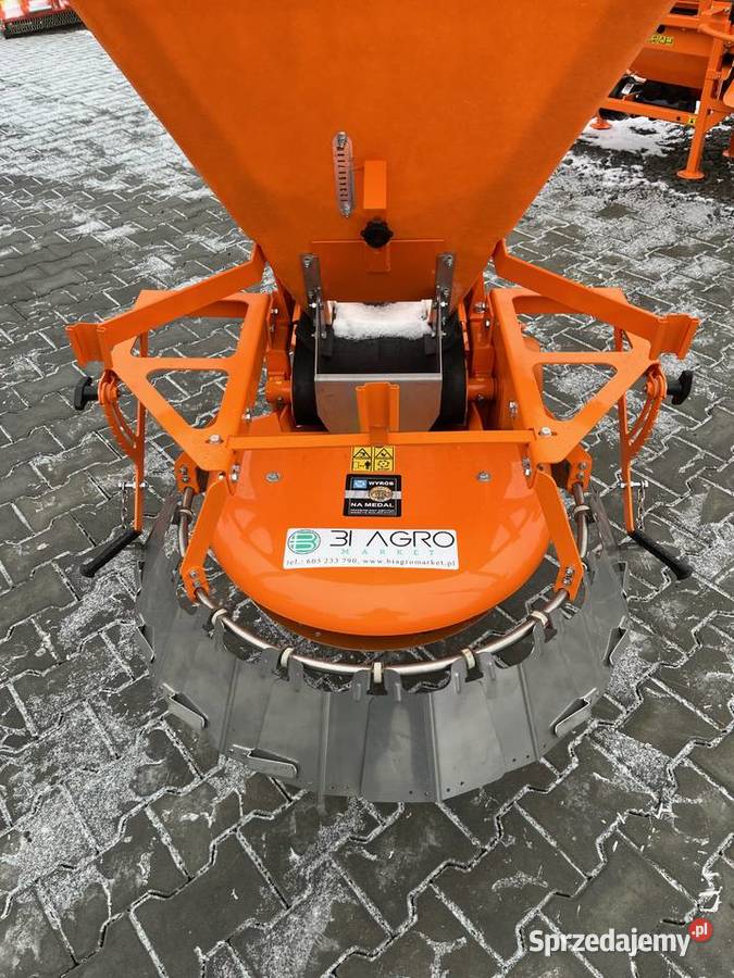 Piaskarka drogowa solarka posypywarka Motyl Kłos Tarnobrzeg