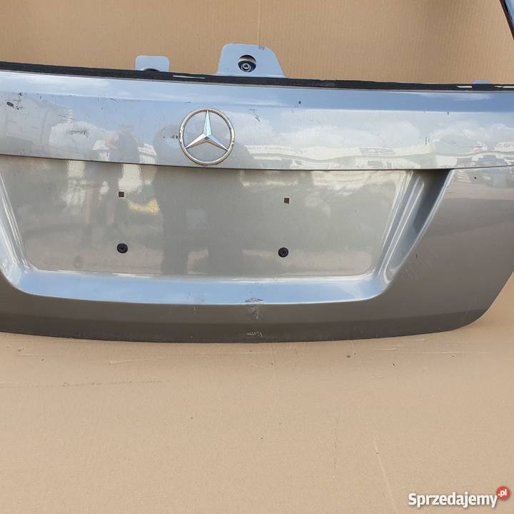 MB W204 KLAPA TYŁ KOMBI ŚWIATŁO STOP