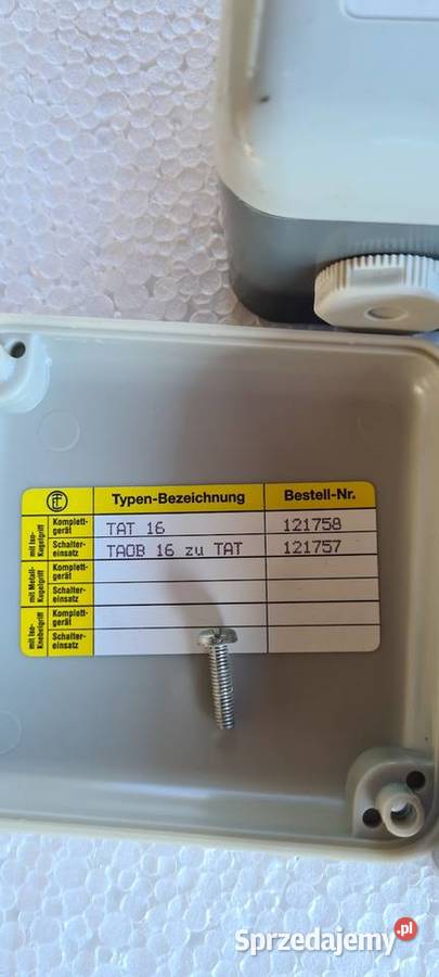 2 sztuki Wyłącznik główny z obudową 16A Wiśniowa