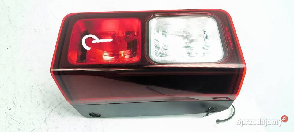 LAMPA PRAWA TYŁ RENAULT TRAFIC III 93459475 osobowe