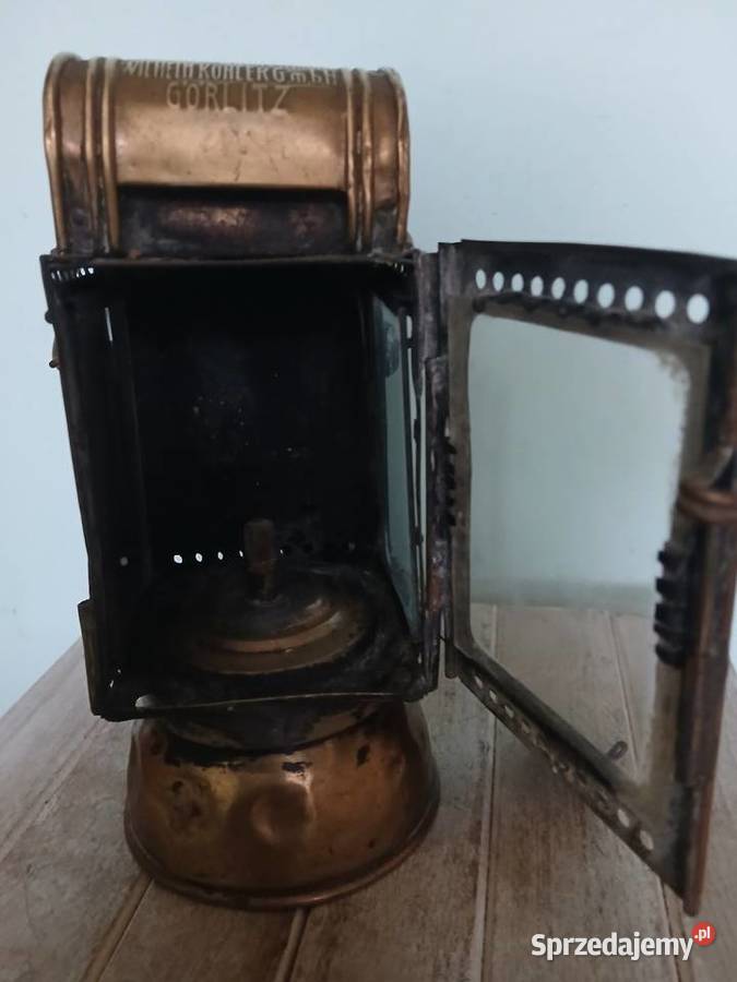 Mosiezna stara lampa kolejowa