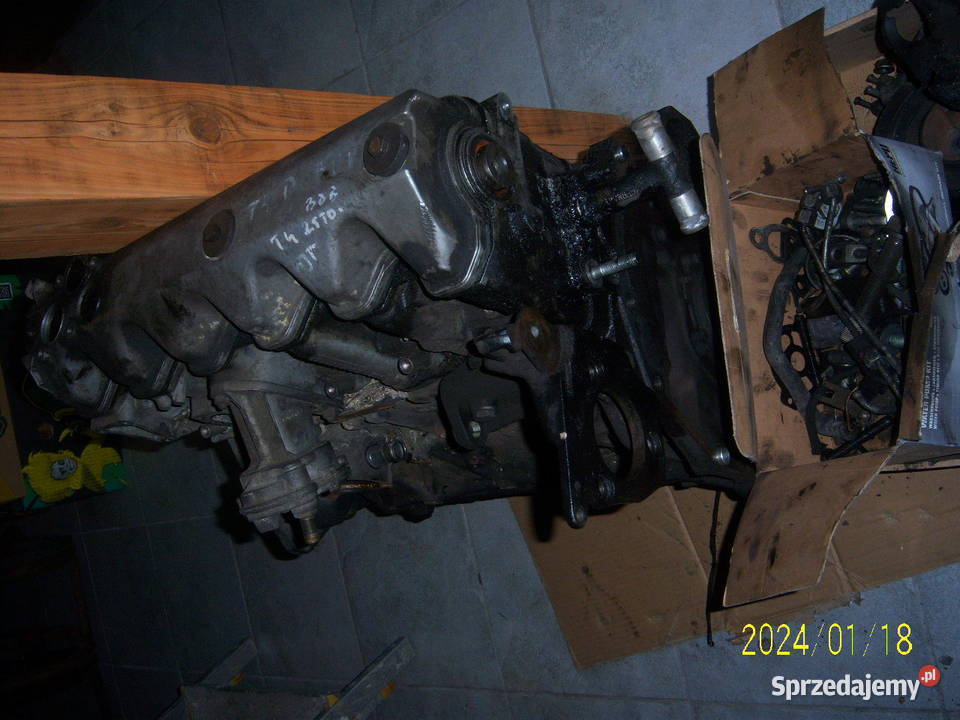 Volkswagen LT T 4 Volvo Audi A6 słupek silnik Kielce