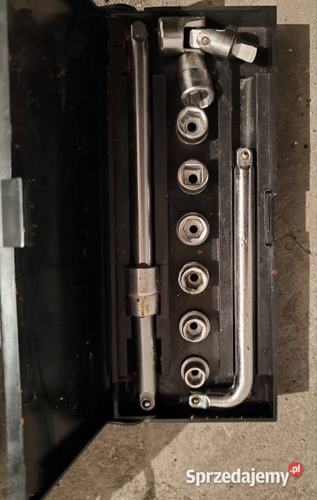 Radzieckie klucze nasadowe z okresu PRL kopletne