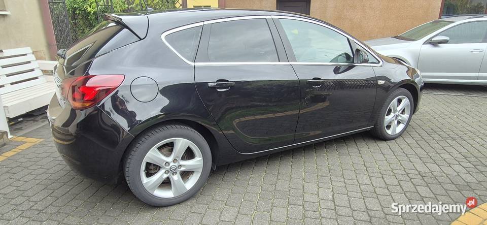 Opel Astra j benzyna jeden właściciel kurtyny powietrzne Zduńska Wola