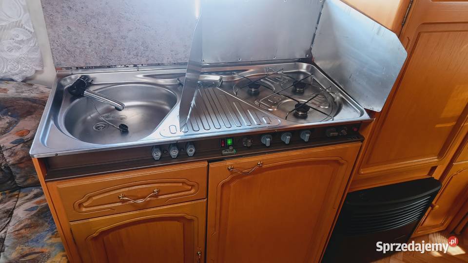 przyczepa kempingowa łóżka piętrowe campingowa LMC Międzybrodzie Bialskie