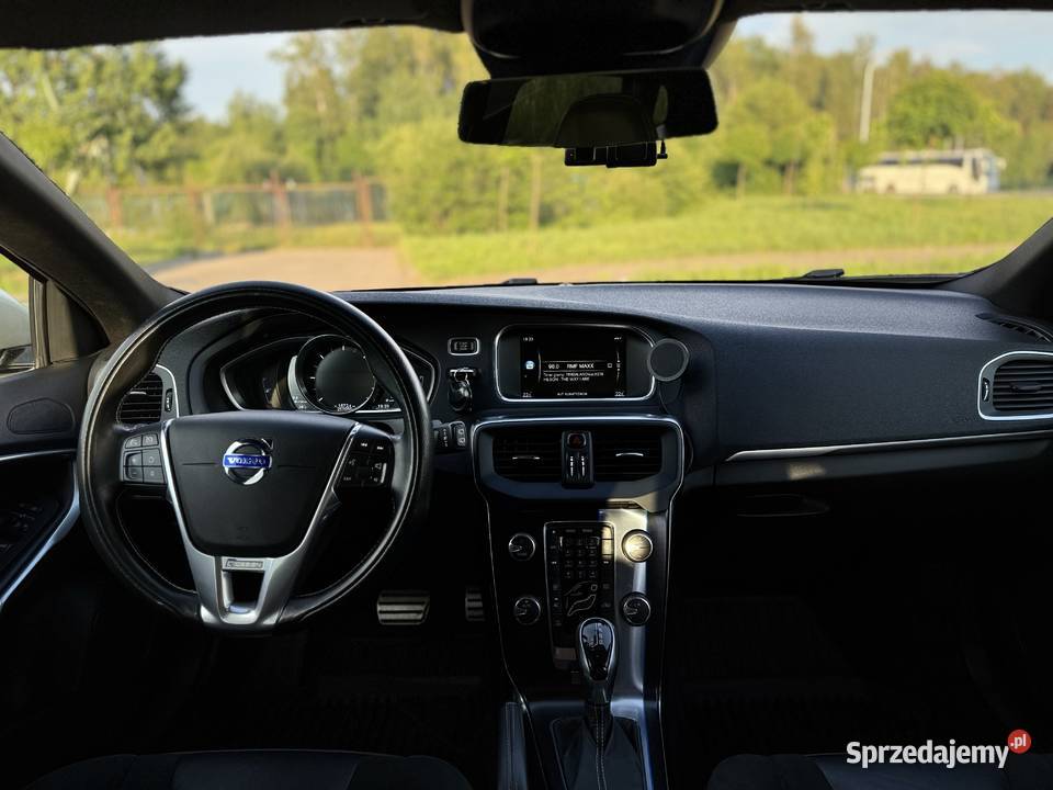 Volvo V40 D4 2014r serwis ASO pierwszy serwisowany w ASO sprzedam