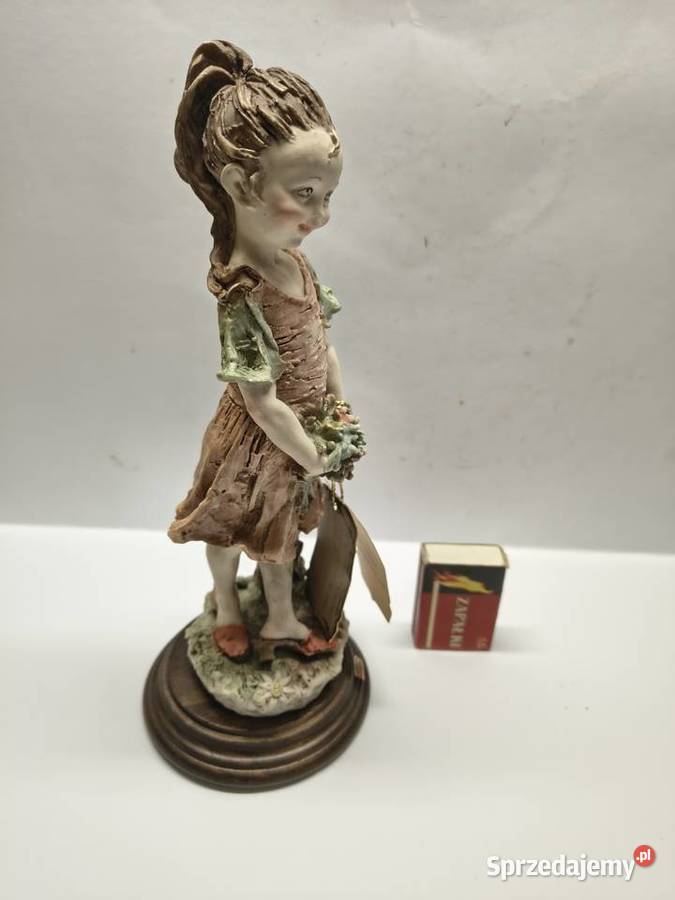 Capodimonte figura GArmani sygnowana kolor Gniezno