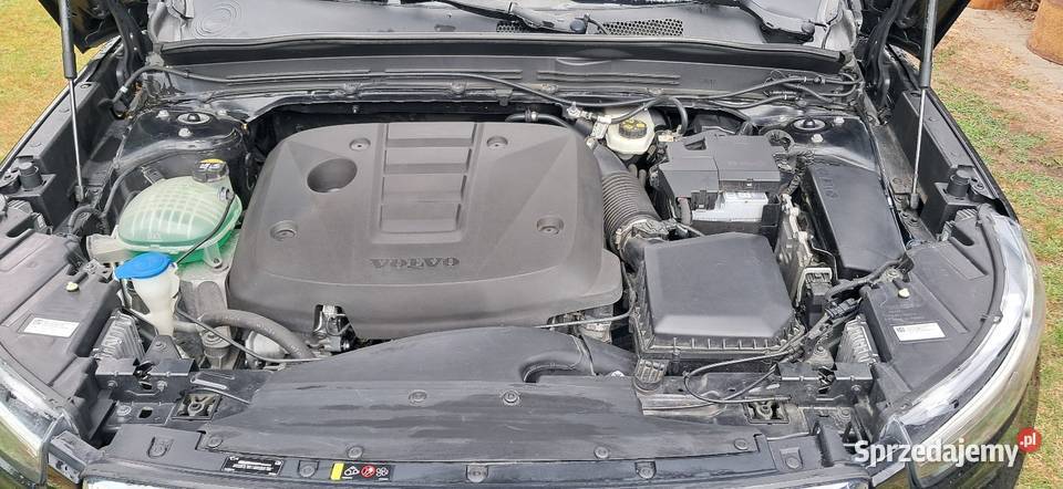VOLVO XC40 Momentum Pro D3 AWD czarny Bochnia