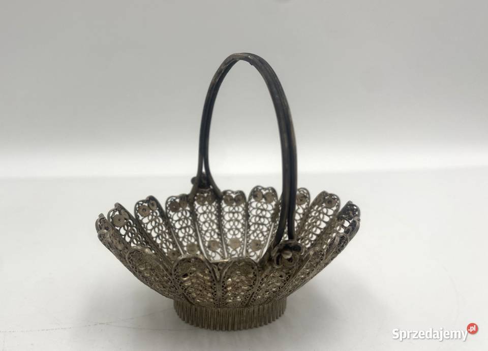 Srebrny filigranowy koszyczek 19001930 r