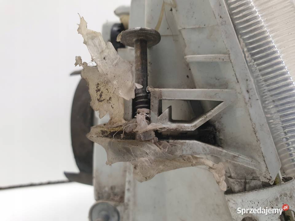 Volvo S40 V40 lift PRZEDNIA LAMPA PRAWA przód osobowe Janów sprzedam