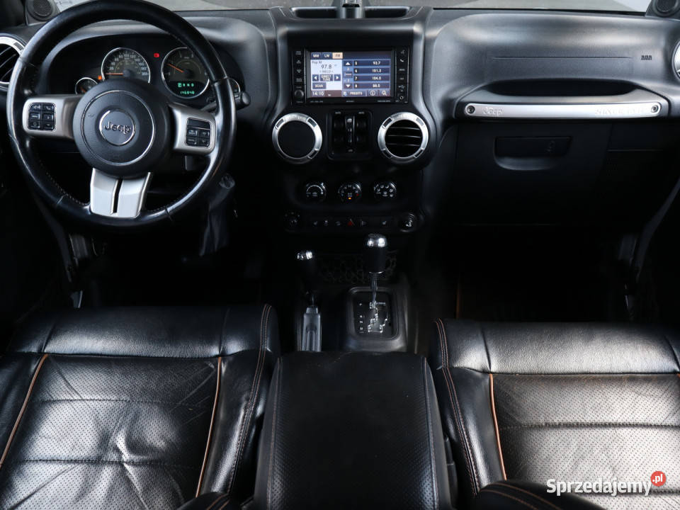 Jeep Wrangler 28 CRD srebrny Bielany Wrocławskie