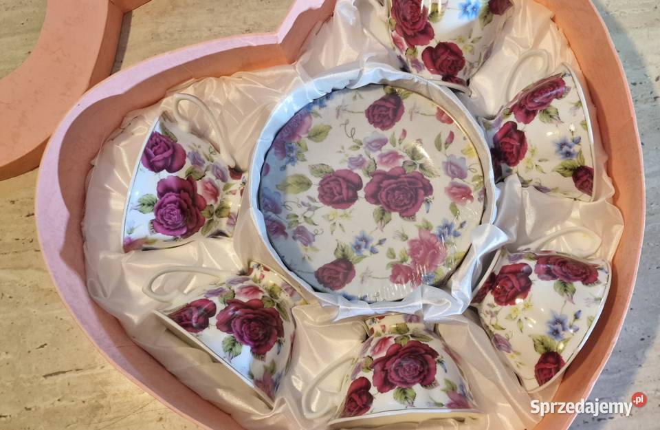 Ekskluzywny Komplet 6 Filiżanek Porcelana Róże Poznań