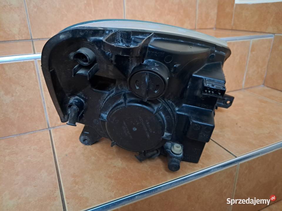 Lampa Citroen BerlingoPeugeot Partner osobowe sprzedam
