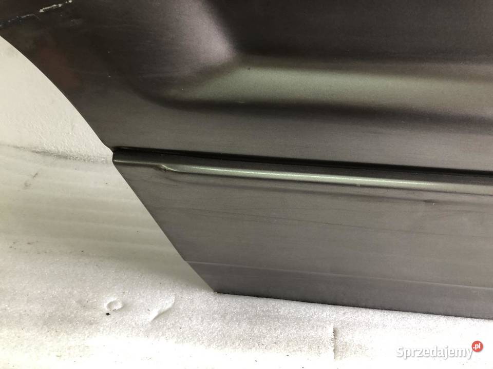 DRZWI PRAWY TYŁ JEEP GRAND CHEROKEE WJ