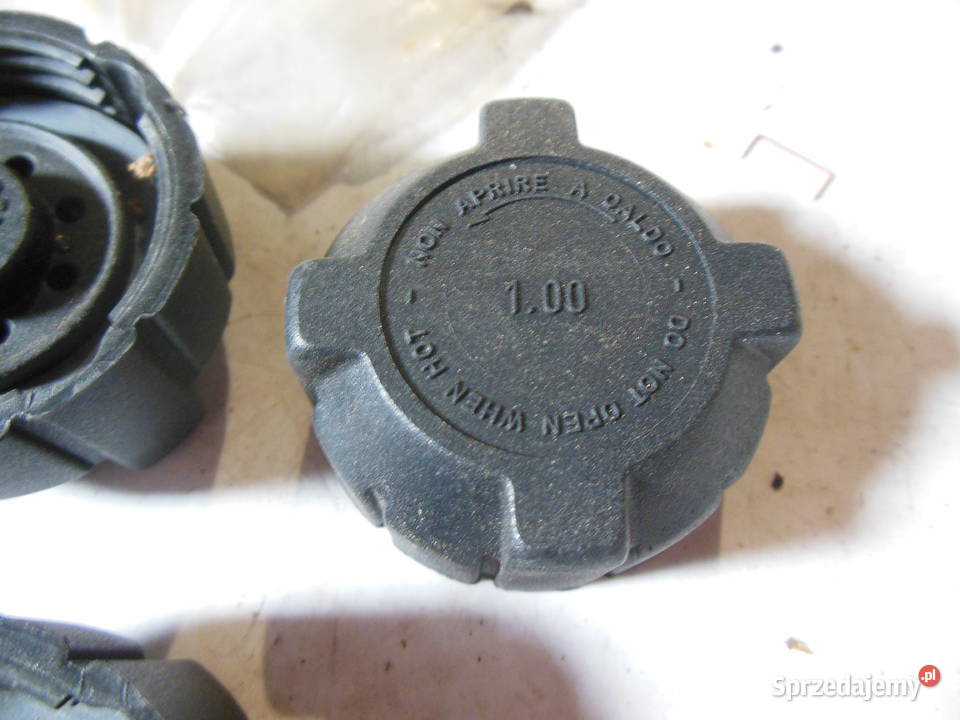 KOREK ZBIORNICZKA WYRÓWNAWCZEGO osobowe Układ chłodzenia Kozy sprzedam