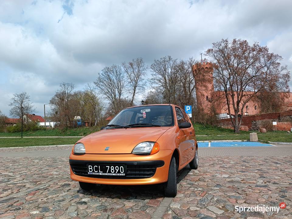 Fiat Seicento Young 1999 na alusach nowy Mocny Fiat Świecie