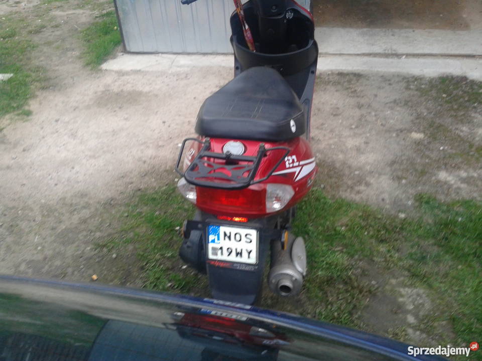 Mało używany nowyskuter kupiony w polskim salonie sprzedam