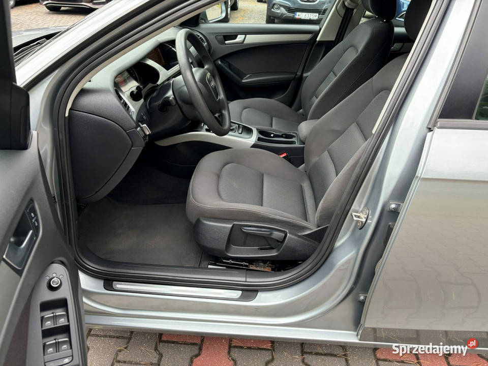 Audi A4 Avant 18 Podgrzewane fotele Hak zadbane centralny zamek Lipówki sprzedam