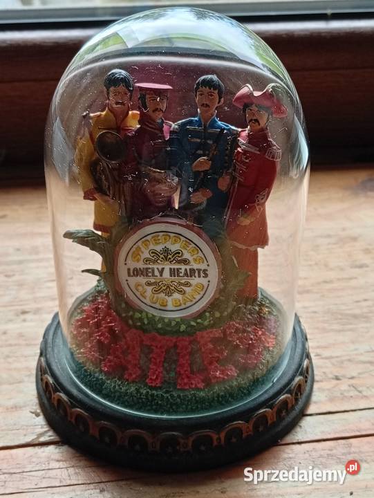 Statuetka pod szklaną kopuła Beatles Pozostałe Prusim