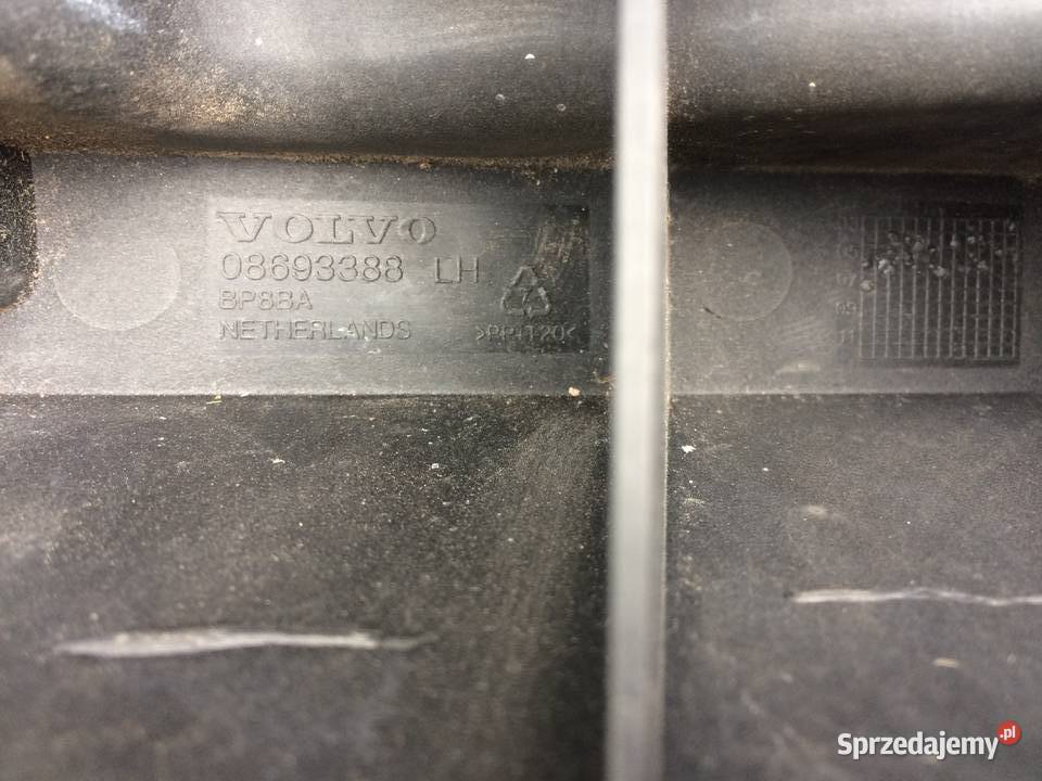 Ślizgi zderzaka tylnego Volvo S60 24T5 260 2007r Michałów