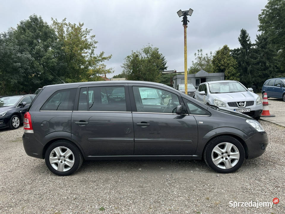 Opel Zafira 18 benzyna 140Manual7 miejscSalon I Warszawa sprzedam
