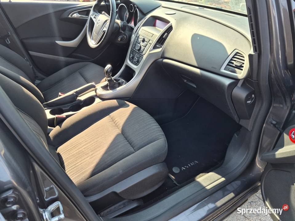 Opel Astra J 2011 Wołów sprzedam