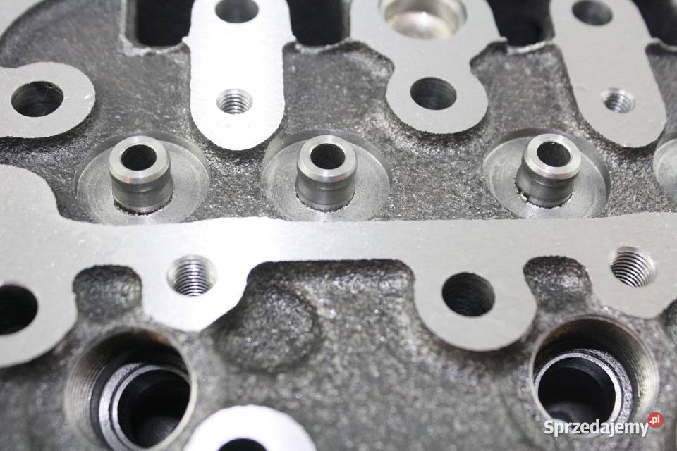 Głowica Cylindrów Silnika D722 D782 D782E Silnik i osprzęt