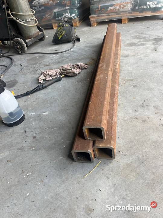 Profil zamknięty kwadrat 90x90x10 1500mm zaczep