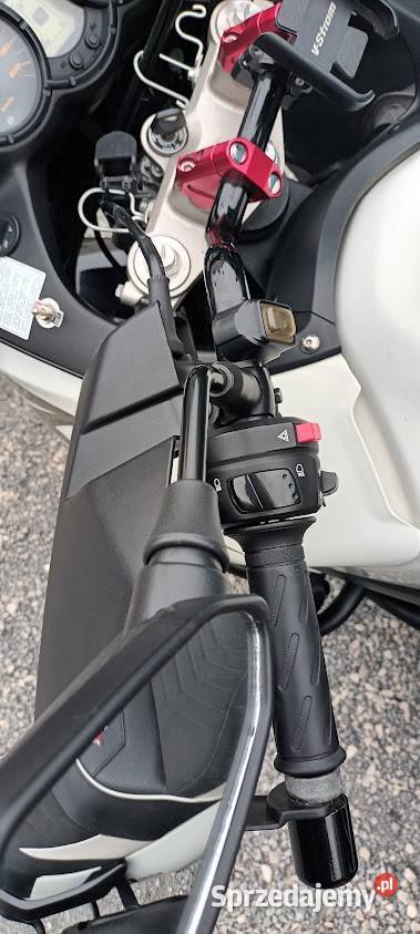 Motocykl Suzuki Vstrom dl 650 czterosuwowy