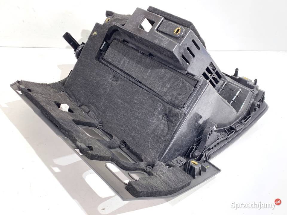 SCHOWEK PASAŻERA AUDI A3 8V SedanLimuzyna