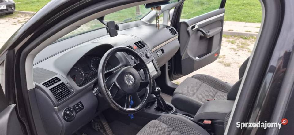 Volkswagen Touran 20 TDI 140 7 osób Touran Legnica