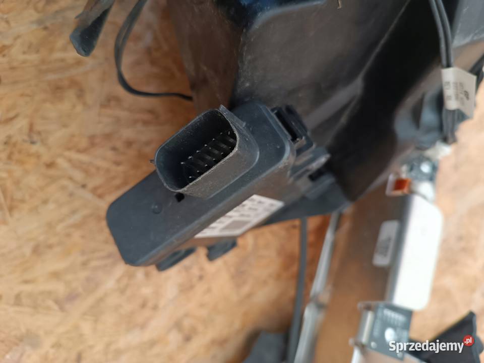 SOCZEWKA LAMPY PRAWY PRZÓD 28323AB 68280815AA Nowy Tomyśl sprzedam