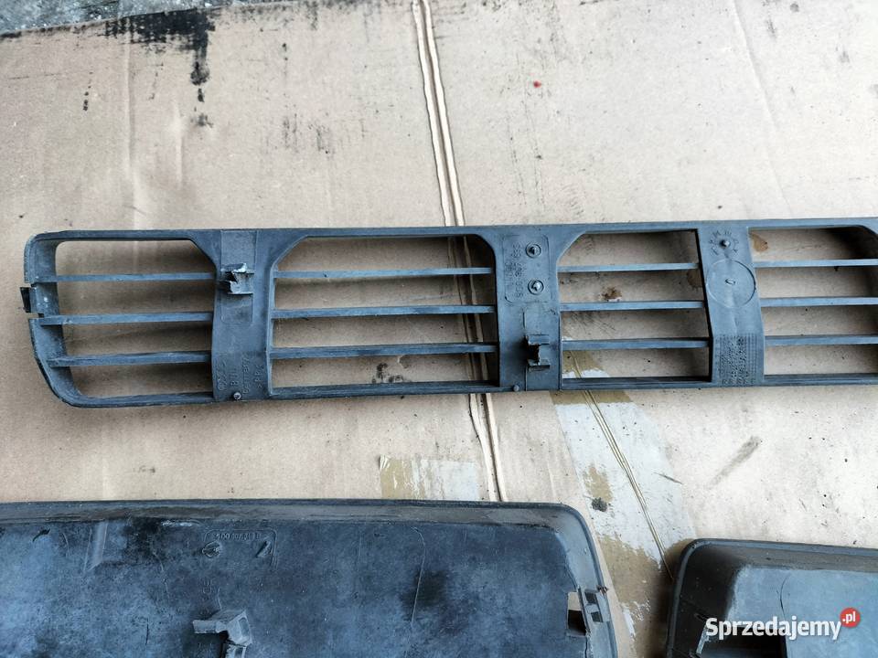 AUDI A4B5 A4 B5 KRATKA ZDERZAKA PRZEDNIEGO PRAWA lubelskie Kamień-Kolonia