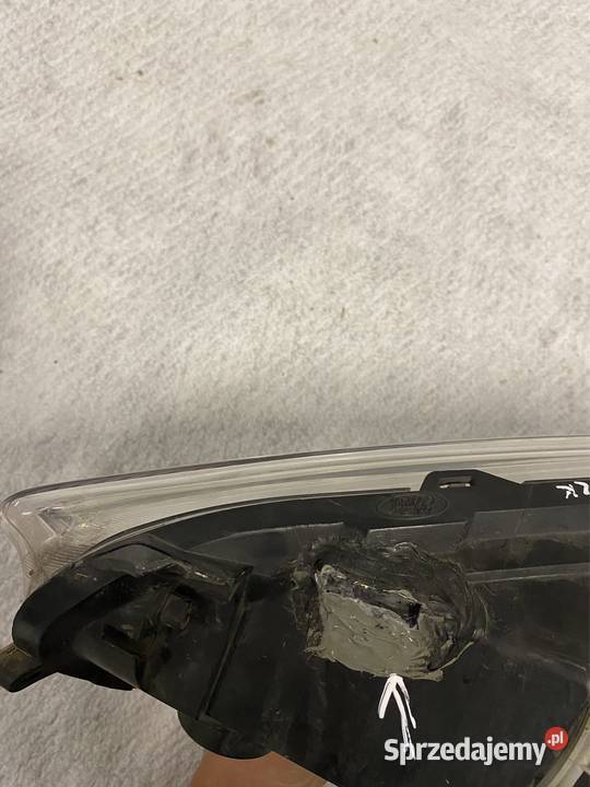 Lampa prawy przód Ford Fiesta MK7 Lift osobowe Jasienica sprzedam